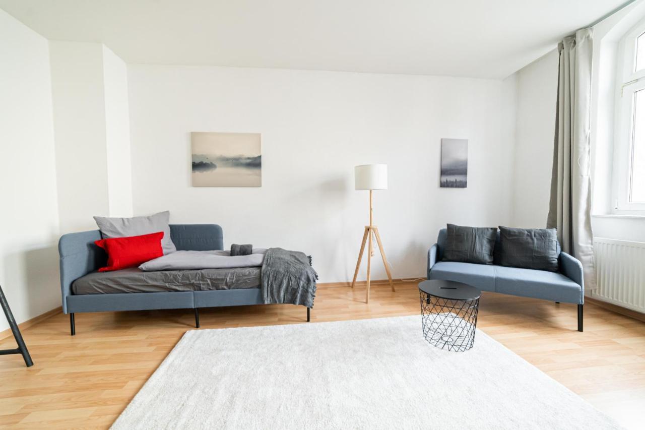 Fullhouse - - L10 Apartment *