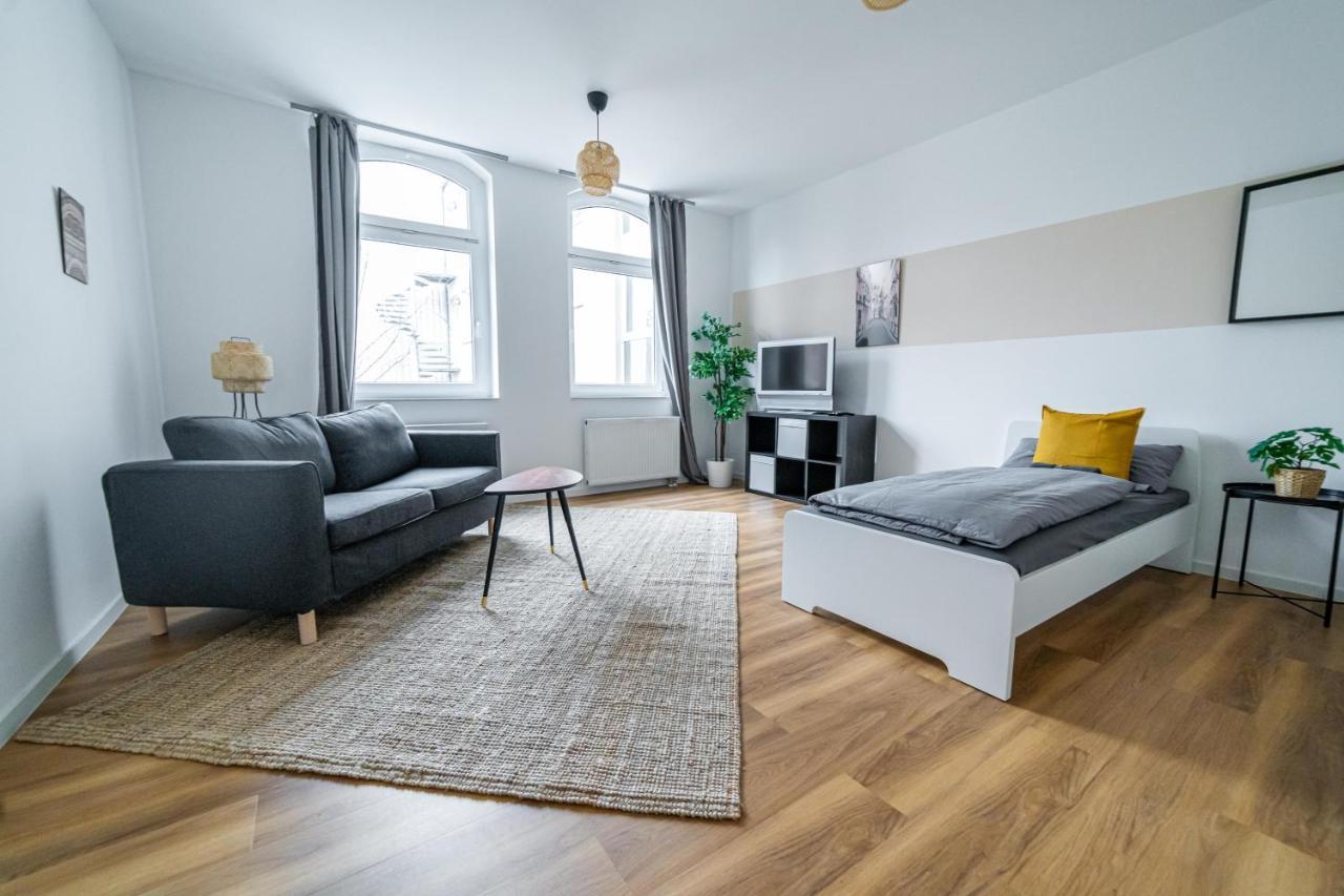 Fullhouse - - L10 * Magdeburg