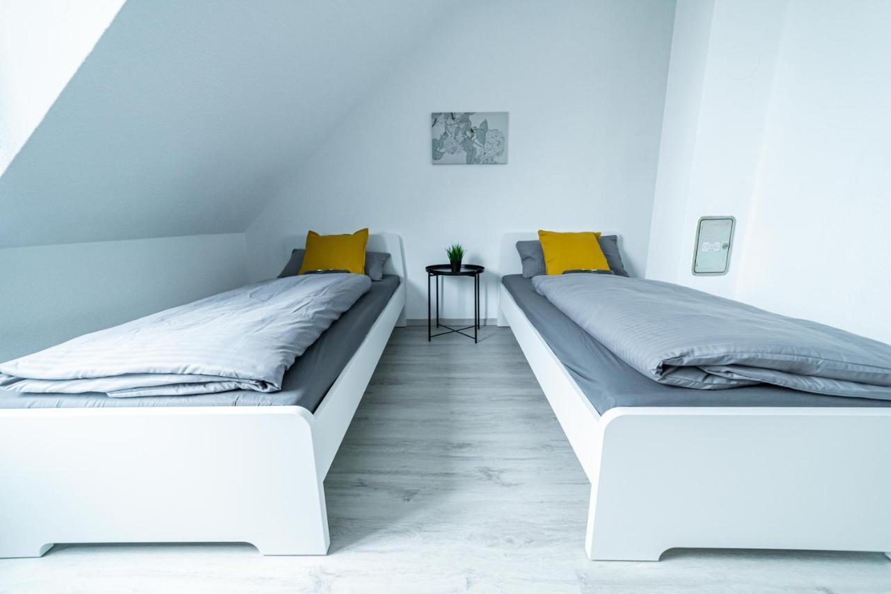 Fullhouse - - L10 Apartment