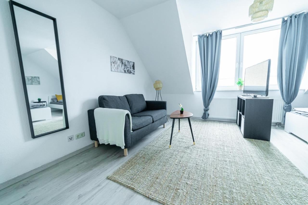 Apartment Fullhouse - - L10 *