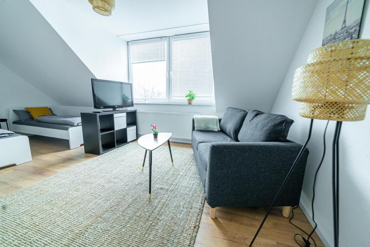 Apartment Fullhouse - - L10 *