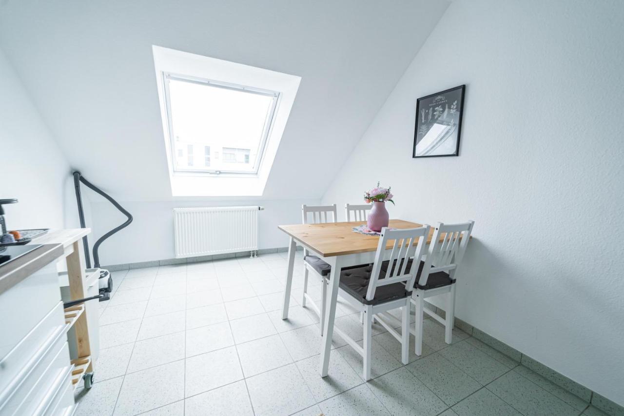 Fullhouse - - L10 Apartment