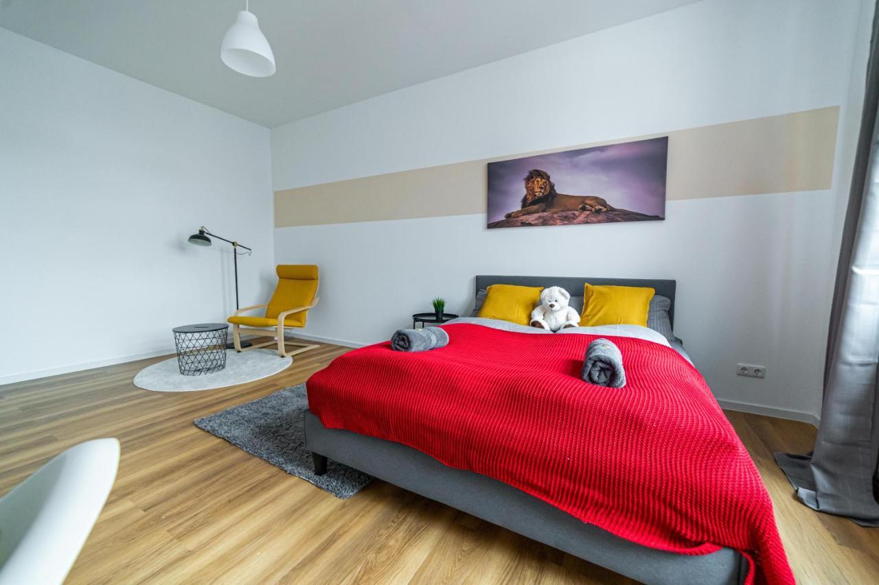 Apartment Fullhouse - - L10