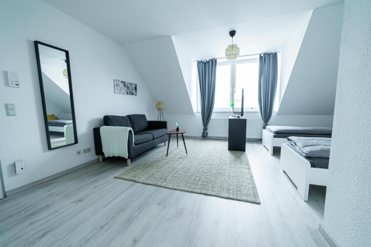 Fullhouse - - L10 * Magdeburg