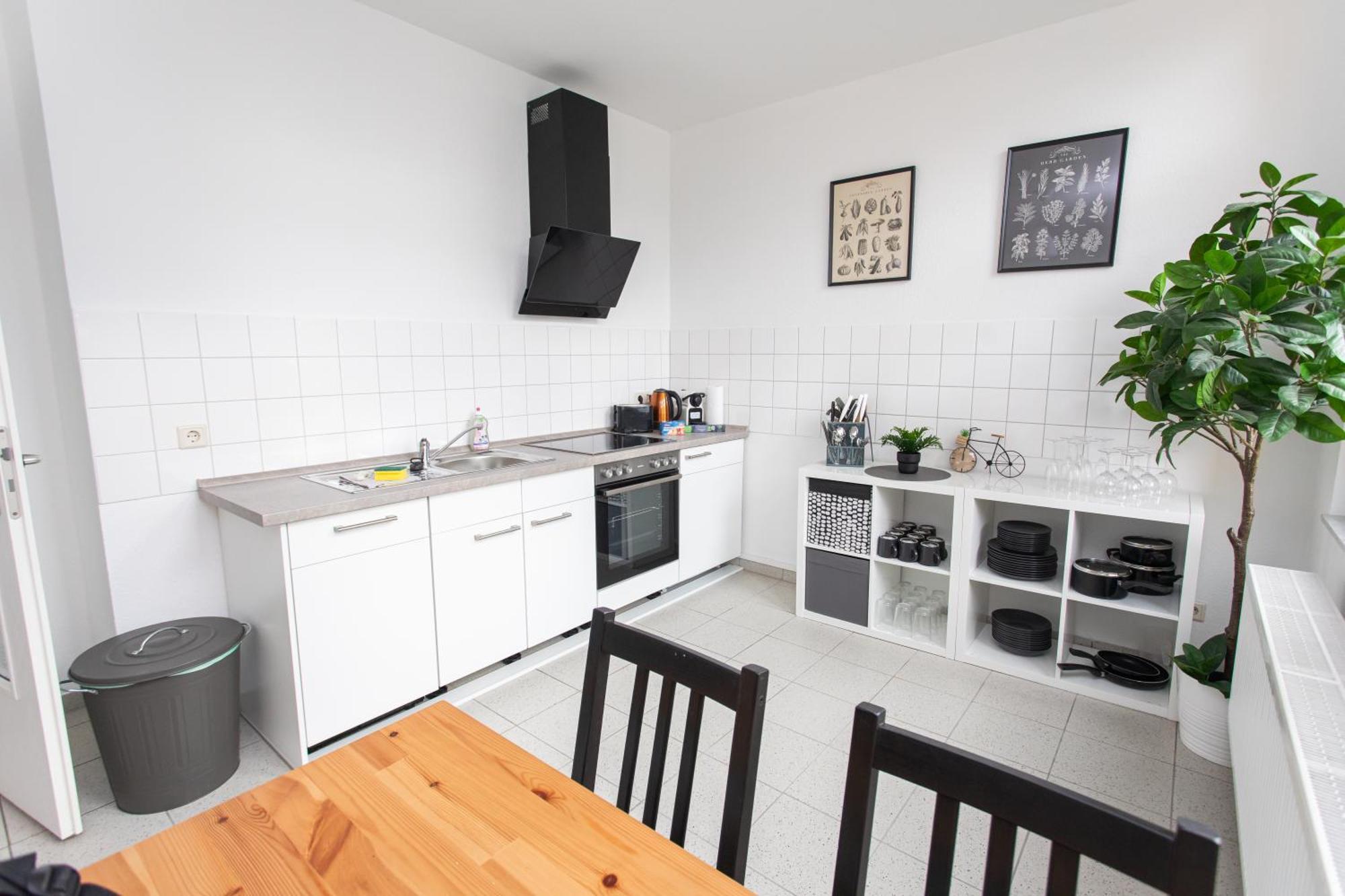 Fullhouse - - L10 Apartment