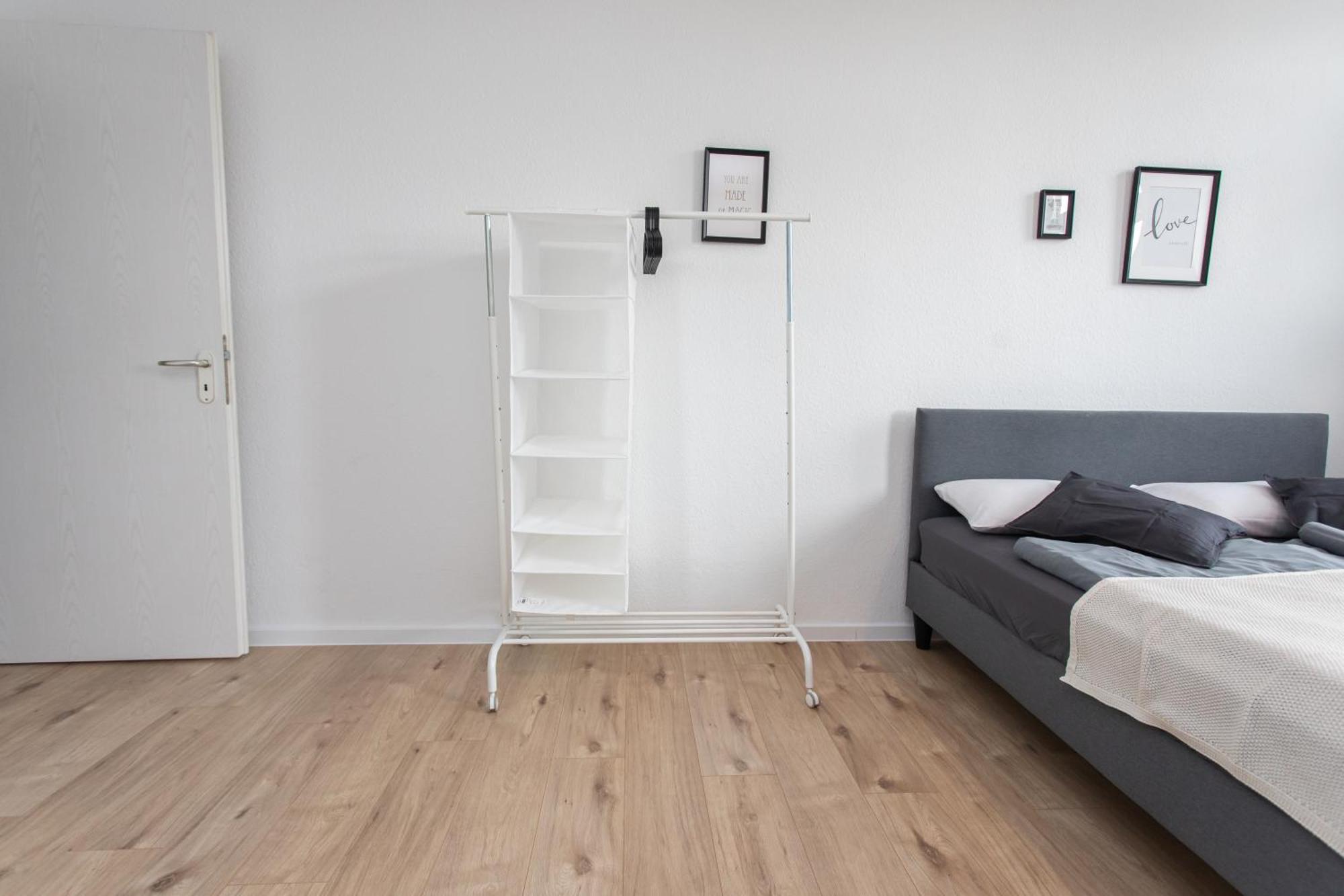 Fullhouse - - L10 Apartment *